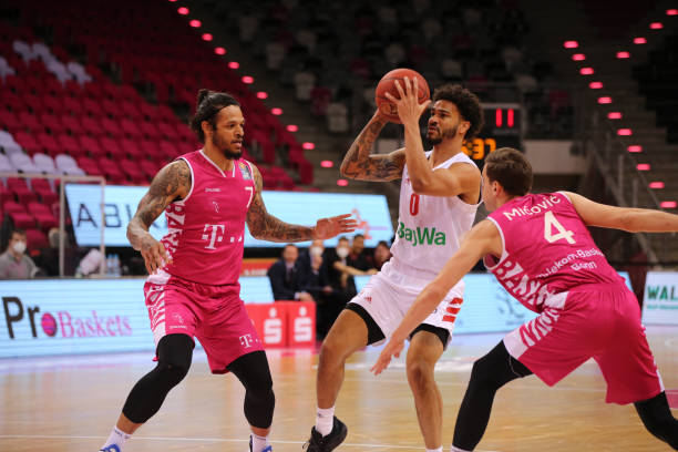 至第三位 至第三位