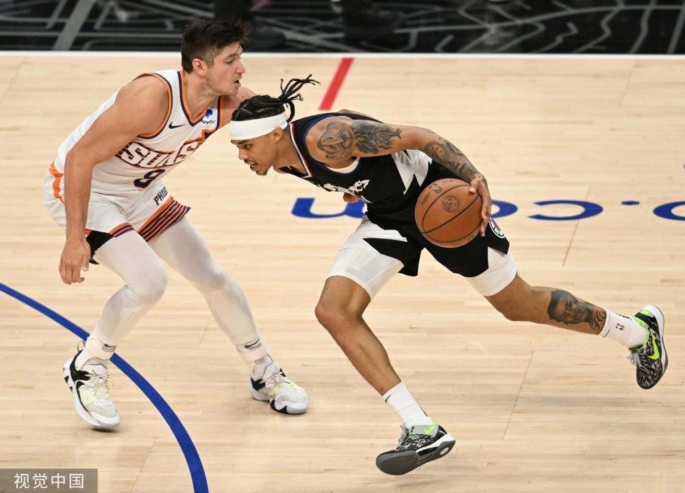 受到年轻人 受到年轻人